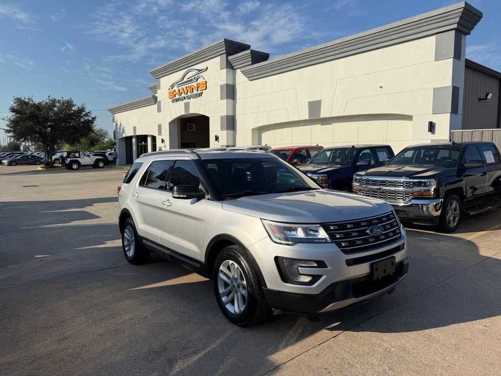 Ford Explorer Vehicle Full-screen Gallery Image 44