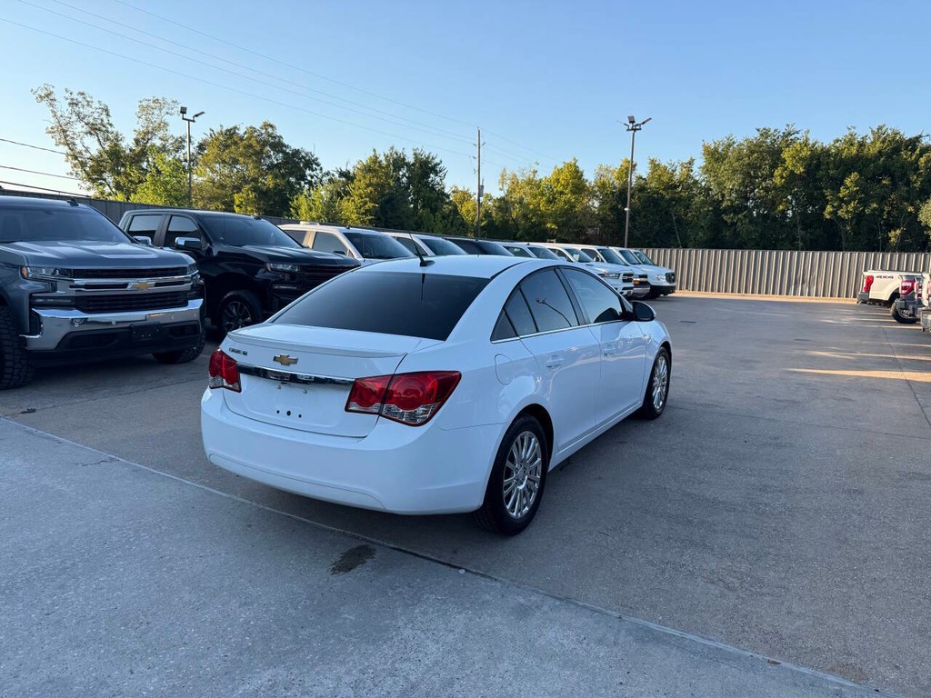 Chevrolet Cruze Vehicle Full-screen Gallery Image 05