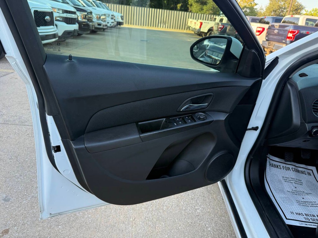 Chevrolet Cruze Vehicle Full-screen Gallery Image 08