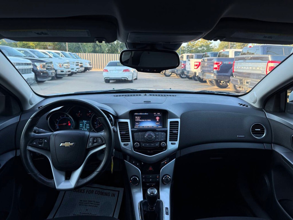 Chevrolet Cruze Vehicle Full-screen Gallery Image 17