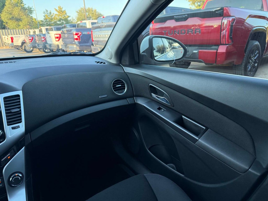 Chevrolet Cruze Vehicle Full-screen Gallery Image 20