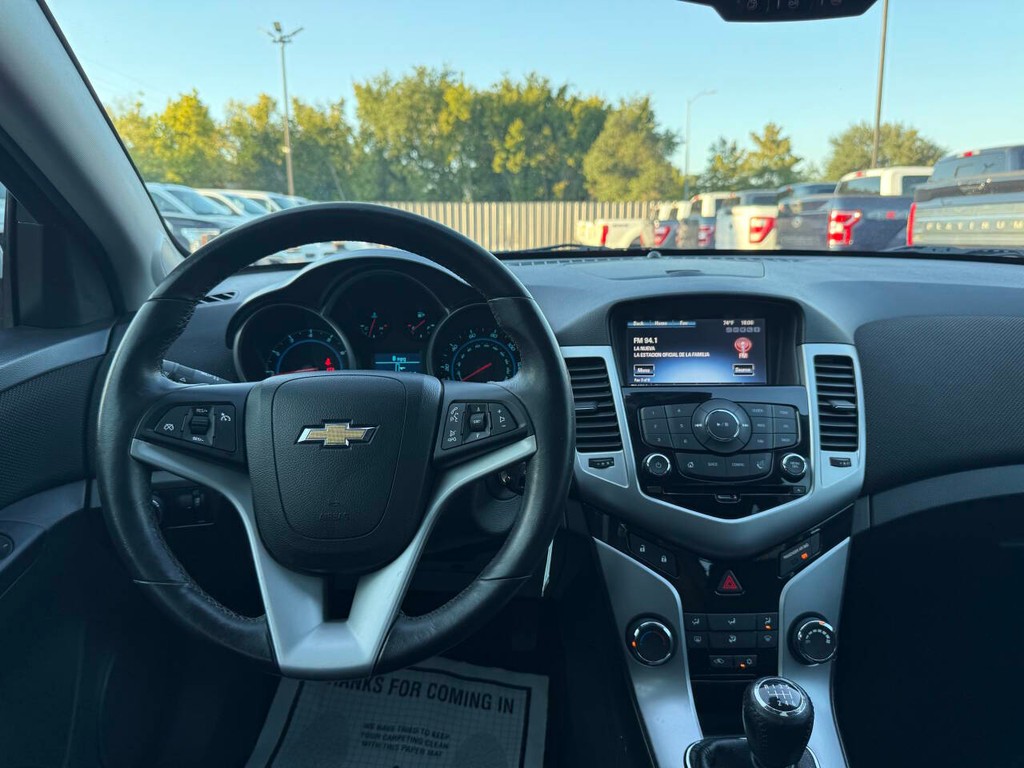 Chevrolet Cruze Vehicle Full-screen Gallery Image 21