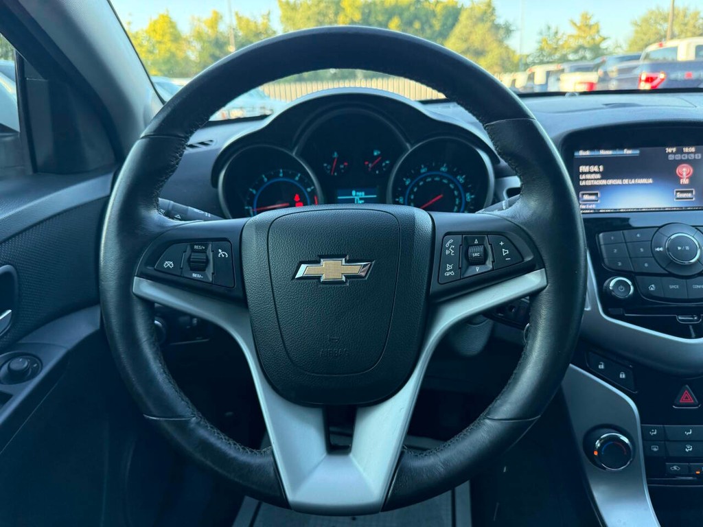 Chevrolet Cruze Vehicle Full-screen Gallery Image 22