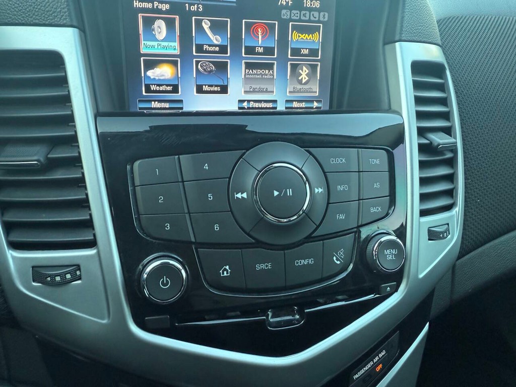 Chevrolet Cruze Vehicle Full-screen Gallery Image 27