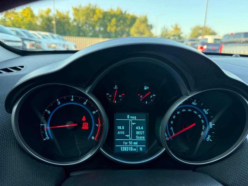 Chevrolet Cruze Vehicle Full-screen Gallery Image 31