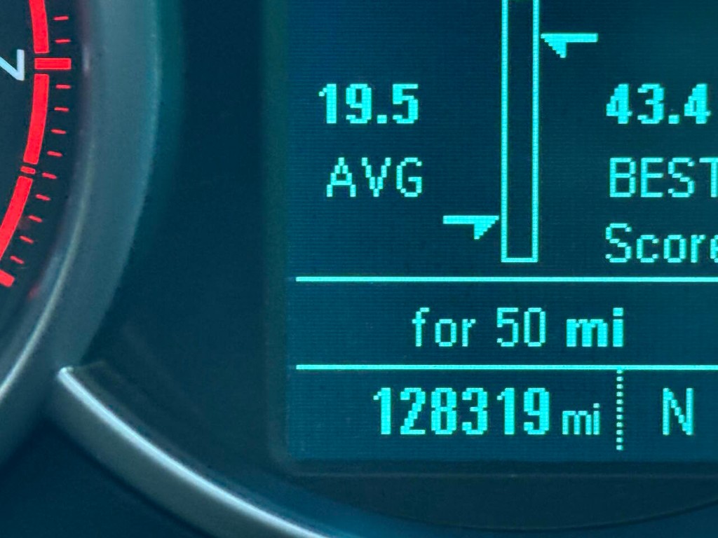 Chevrolet Cruze Vehicle Full-screen Gallery Image 32