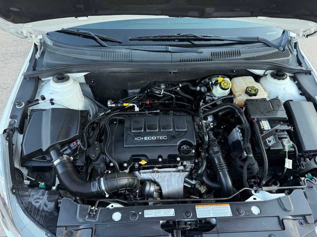 Chevrolet Cruze Vehicle Full-screen Gallery Image 34