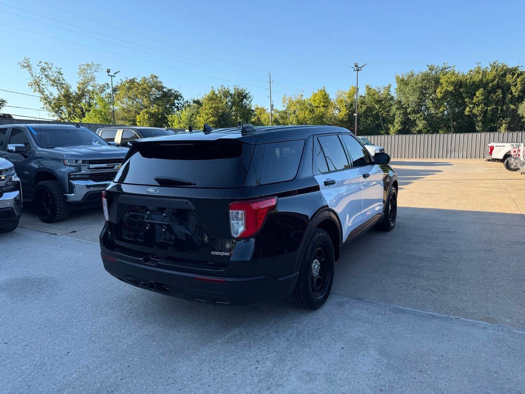 Ford Explorer Vehicle Full-screen Gallery Image 05