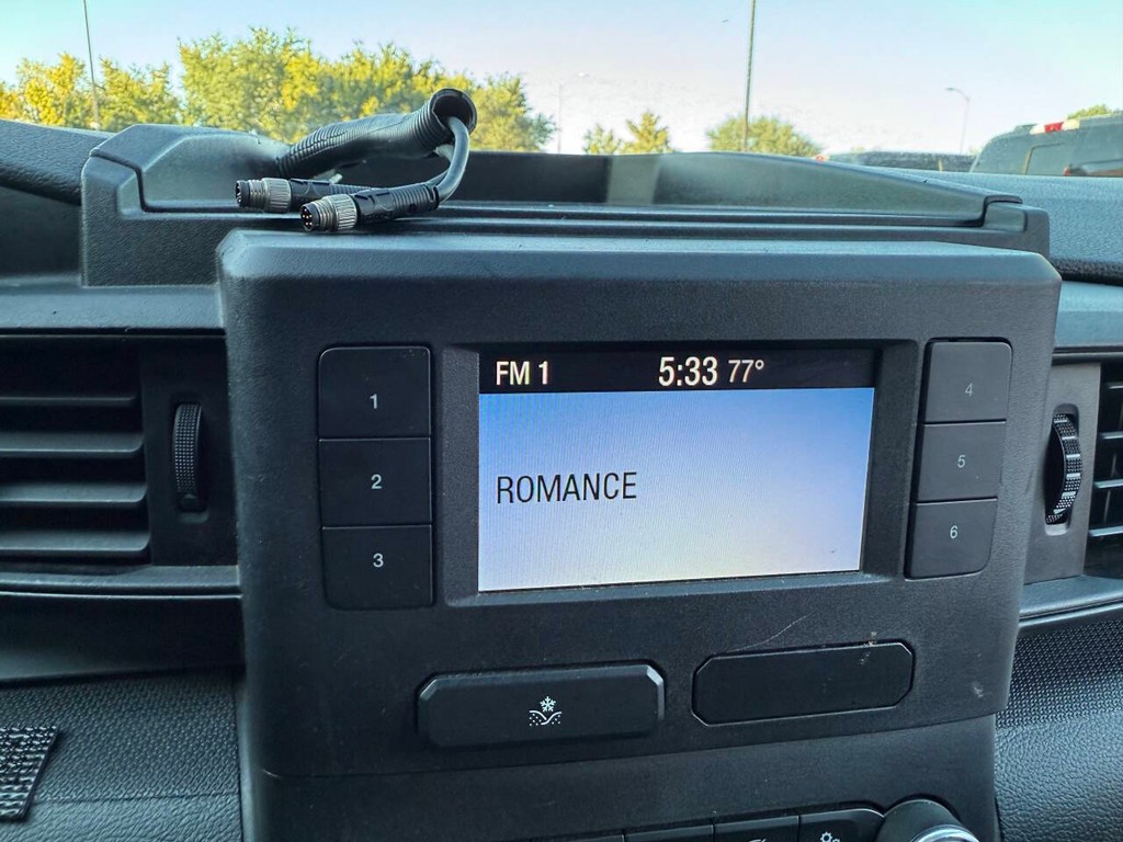 Ford Explorer Vehicle Full-screen Gallery Image 24