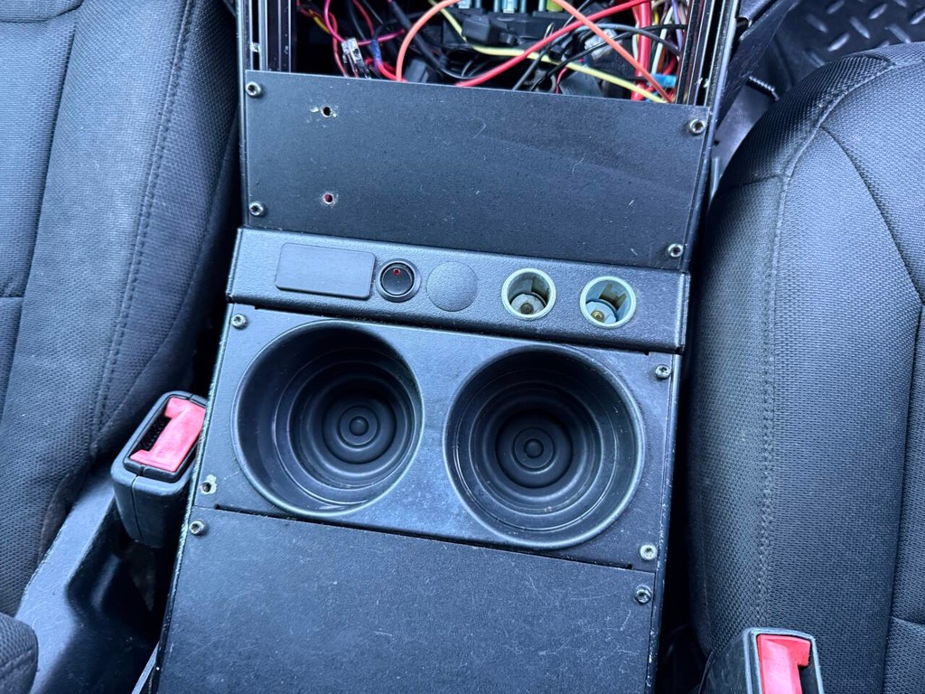 Ford Explorer Vehicle Full-screen Gallery Image 29