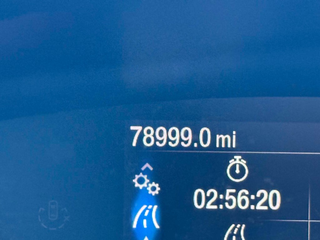 Ford Explorer Vehicle Full-screen Gallery Image 32