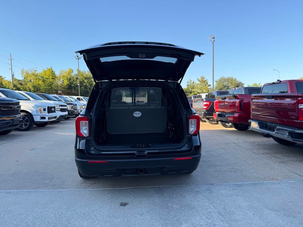 Ford Explorer Vehicle Full-screen Gallery Image 36