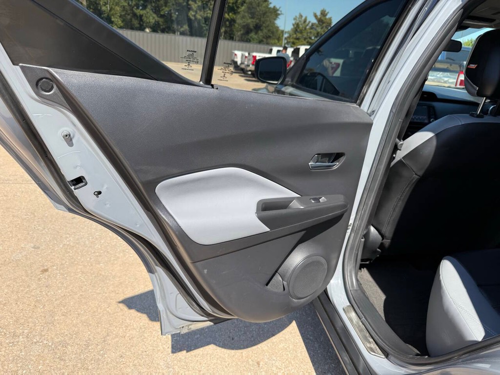 Nissan Kicks Vehicle Full-screen Gallery Image 14