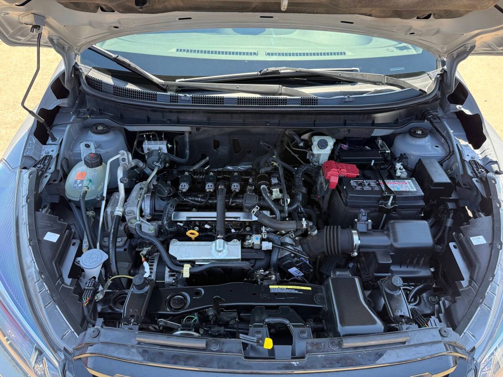 Nissan Kicks Vehicle Full-screen Gallery Image 34