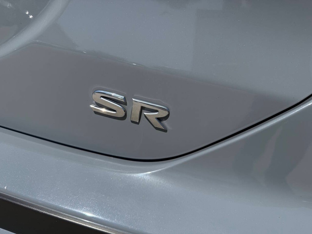 Nissan Kicks Vehicle Full-screen Gallery Image 39