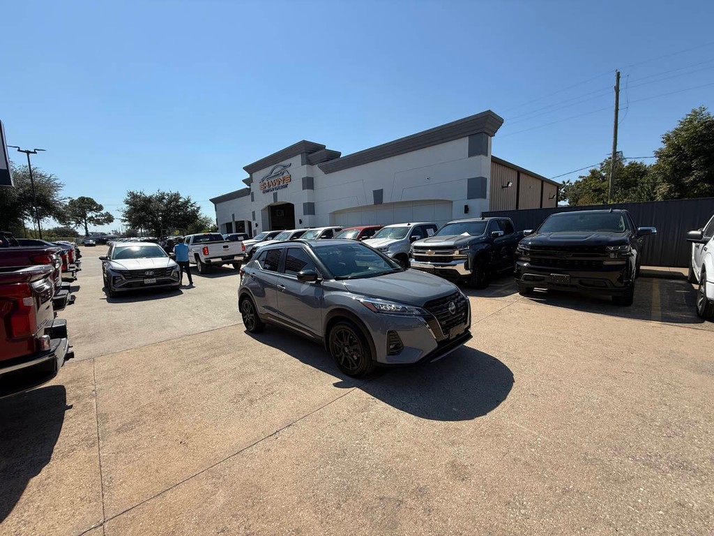 Nissan Kicks Vehicle Full-screen Gallery Image 44