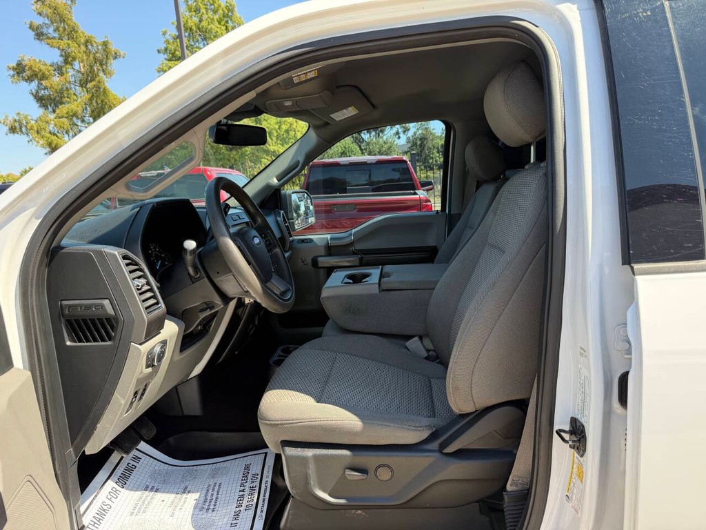 Ford F-150 Vehicle Full-screen Gallery Image 07