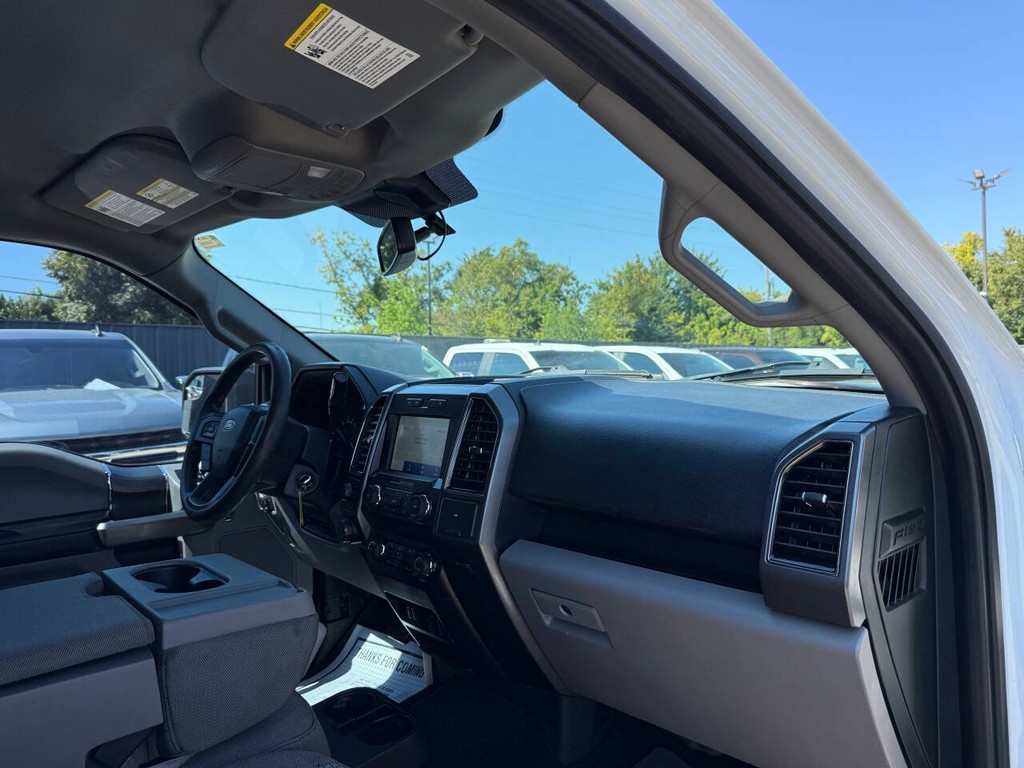 Ford F-150 Vehicle Full-screen Gallery Image 09