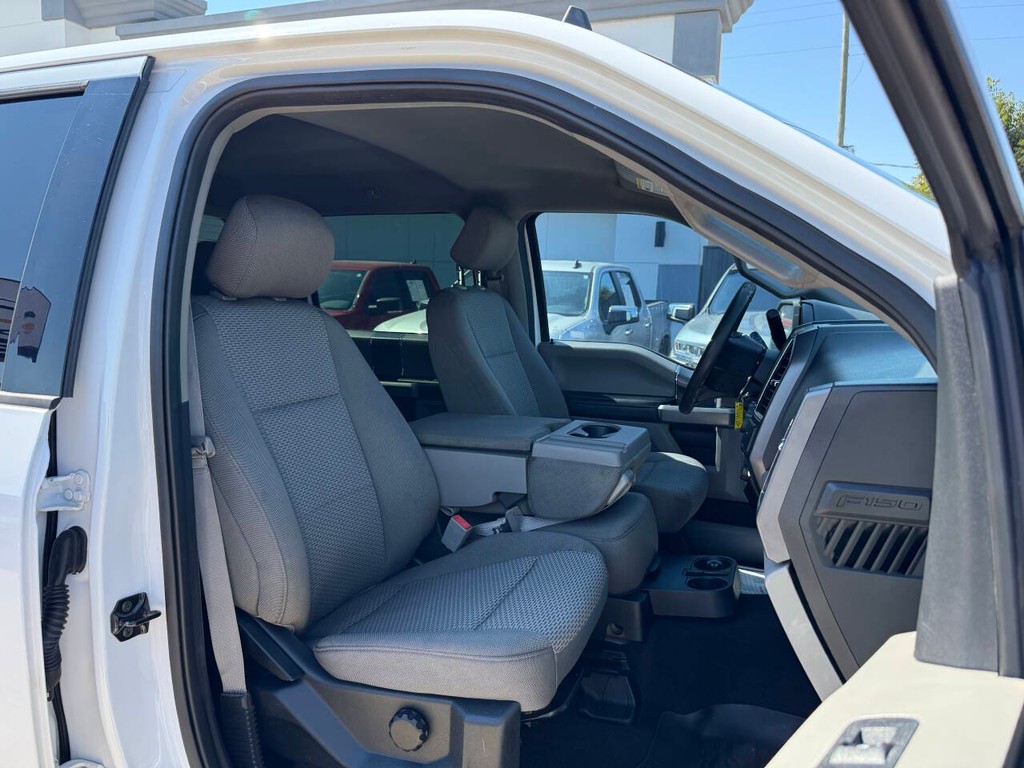 Ford F-150 Vehicle Full-screen Gallery Image 10