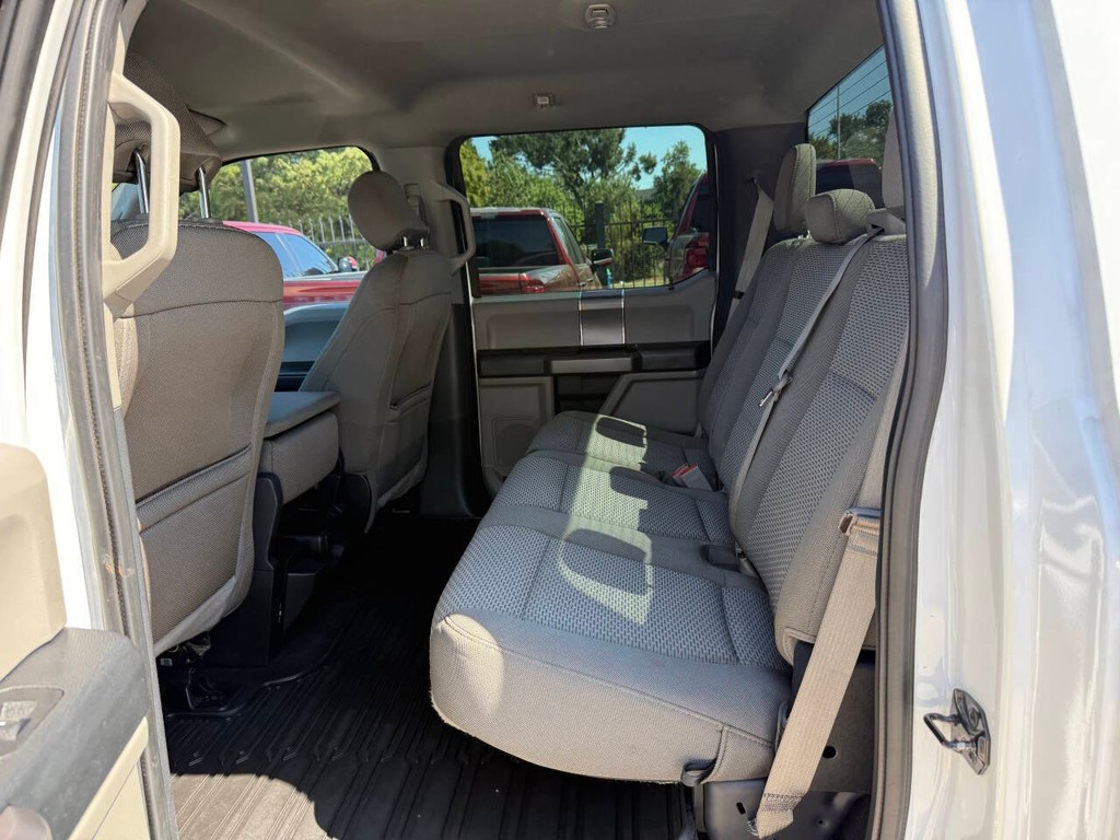 Ford F-150 Vehicle Full-screen Gallery Image 13