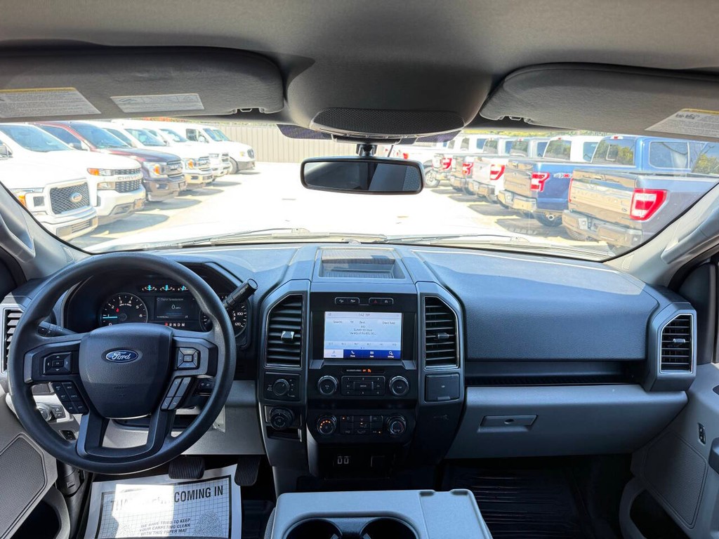 Ford F-150 Vehicle Full-screen Gallery Image 17