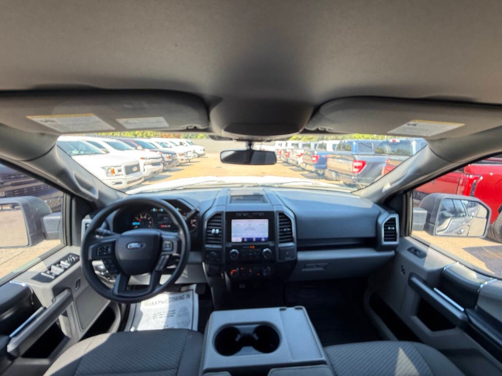 Ford F-150 Vehicle Full-screen Gallery Image 18