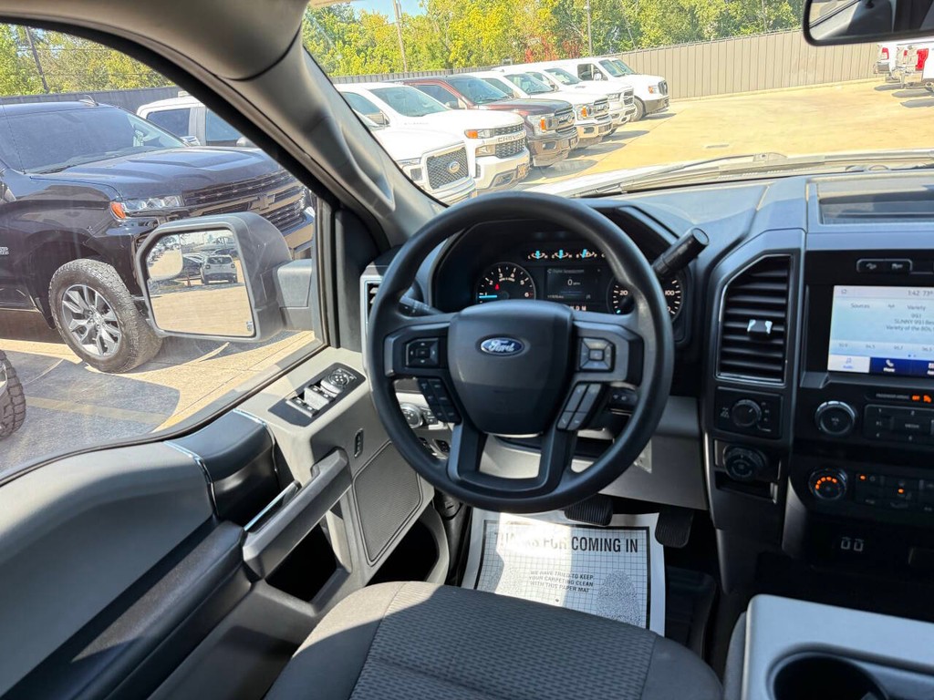 Ford F-150 Vehicle Full-screen Gallery Image 19