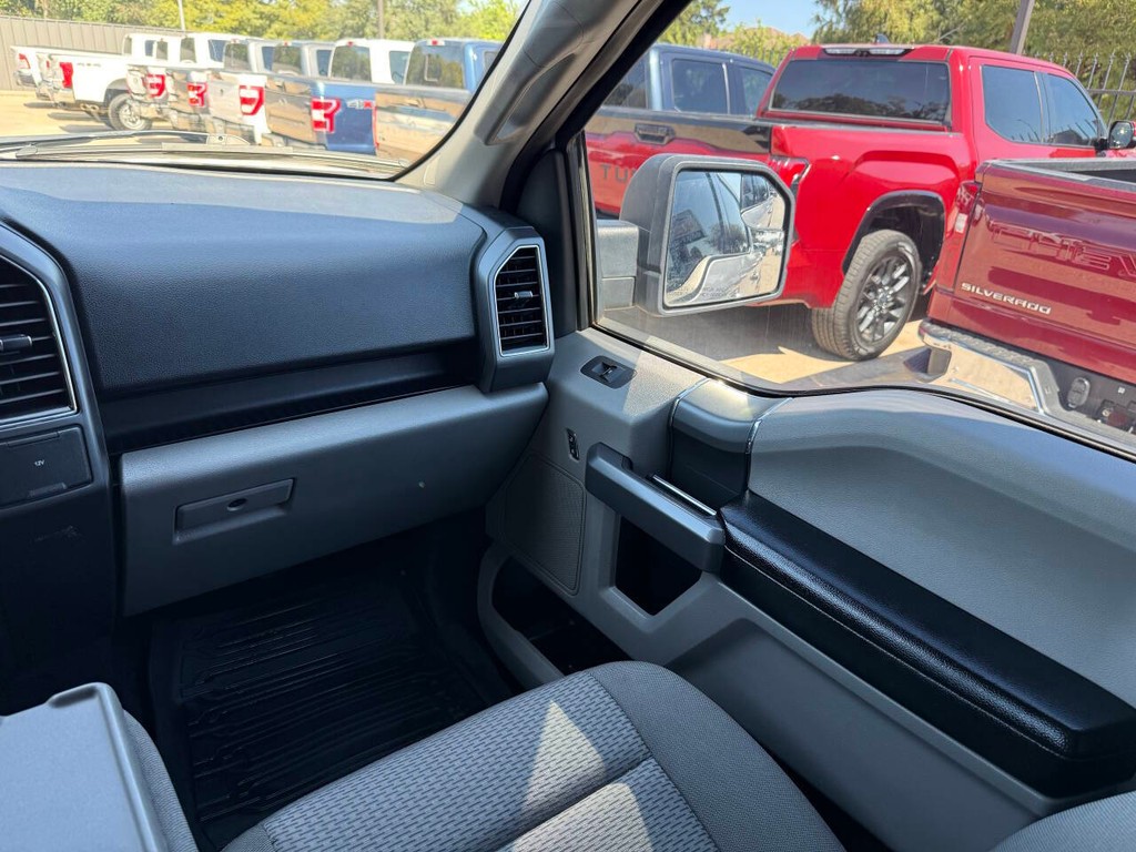 Ford F-150 Vehicle Full-screen Gallery Image 20
