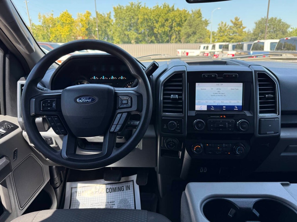 Ford F-150 Vehicle Full-screen Gallery Image 21