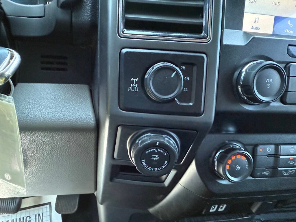 Ford F-150 Vehicle Full-screen Gallery Image 30