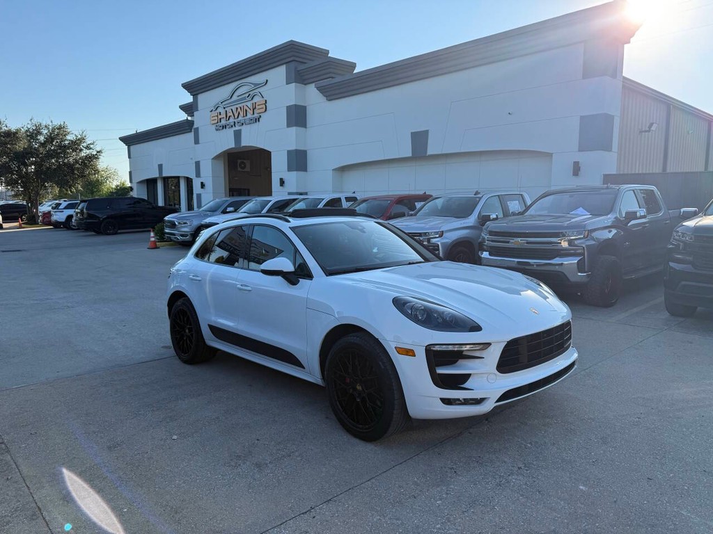 Porsche Macan Vehicle Full-screen Gallery Image 02