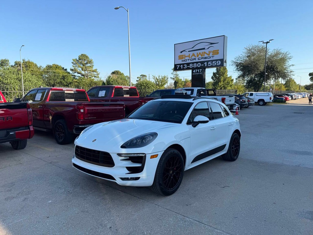 Porsche Macan Vehicle Full-screen Gallery Image 03