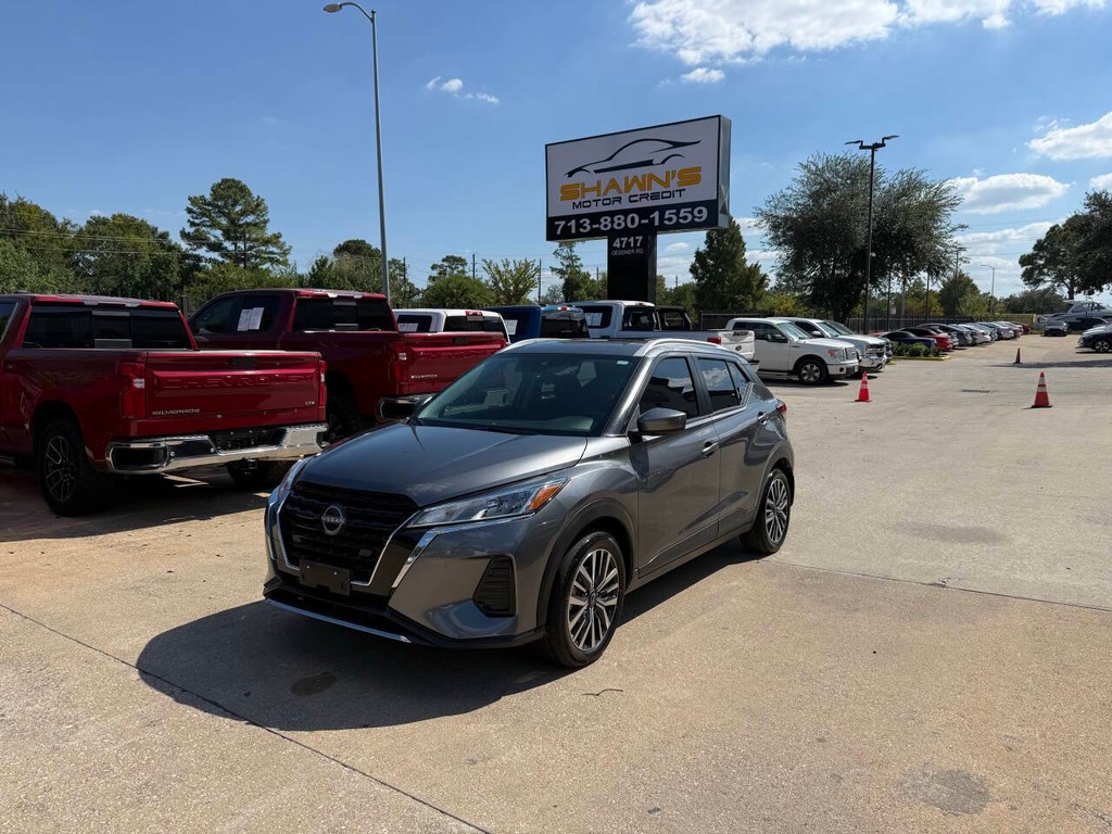 Nissan Kicks Vehicle Full-screen Gallery Image 03