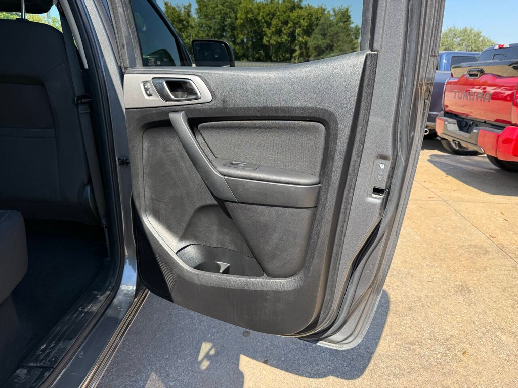 Ford Ranger Vehicle Full-screen Gallery Image 16