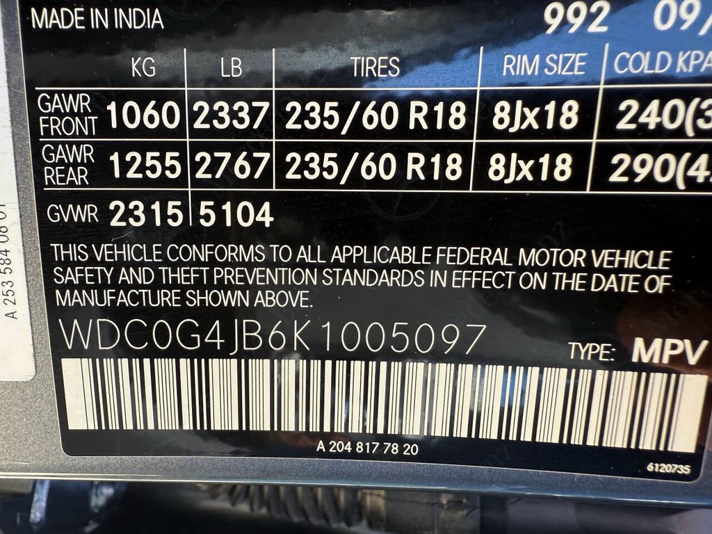 Mercedes-Benz GLC Vehicle Full-screen Gallery Image 33