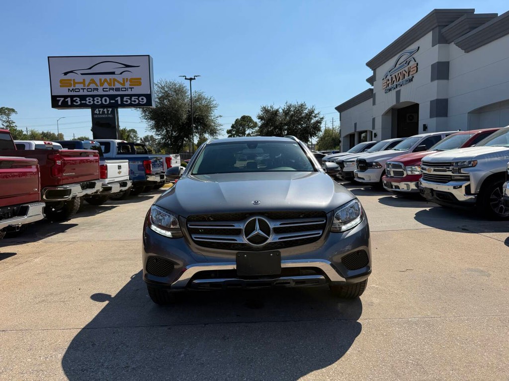 Mercedes-Benz GLC Vehicle Full-screen Gallery Image 41