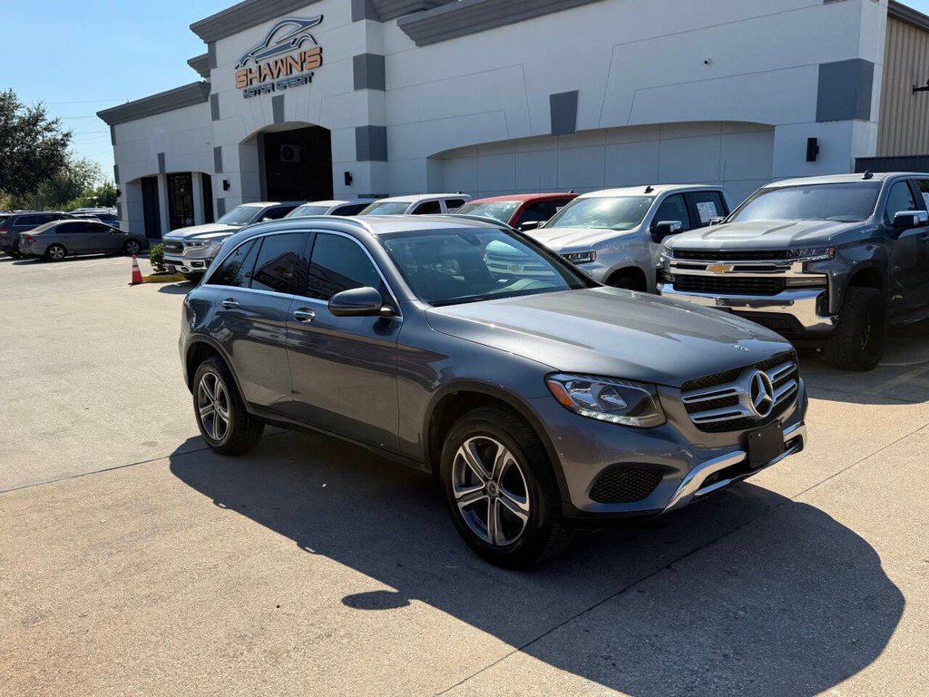 Mercedes-Benz GLC Vehicle Full-screen Gallery Image 42