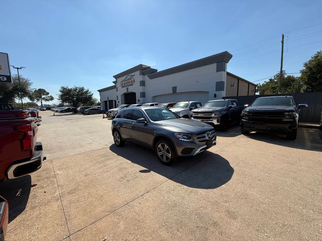 Mercedes-Benz GLC Vehicle Full-screen Gallery Image 44