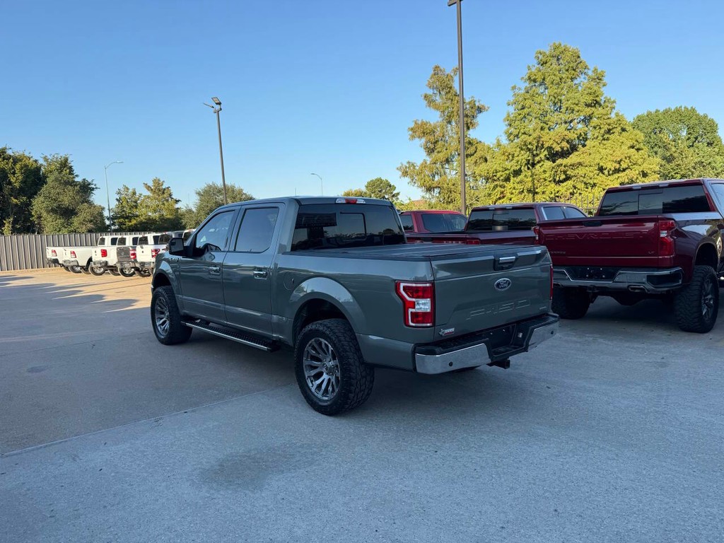 Ford F-150 Vehicle Full-screen Gallery Image 04