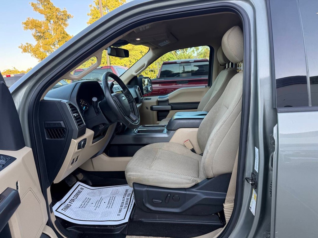 Ford F-150 Vehicle Full-screen Gallery Image 07