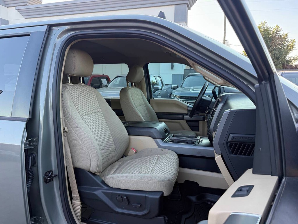 Ford F-150 Vehicle Full-screen Gallery Image 10