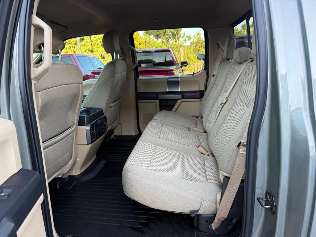 Ford F-150 Vehicle Full-screen Gallery Image 13