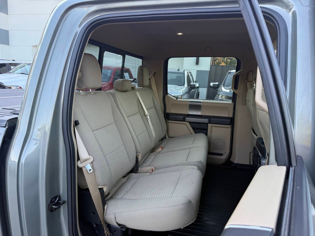 Ford F-150 Vehicle Full-screen Gallery Image 15