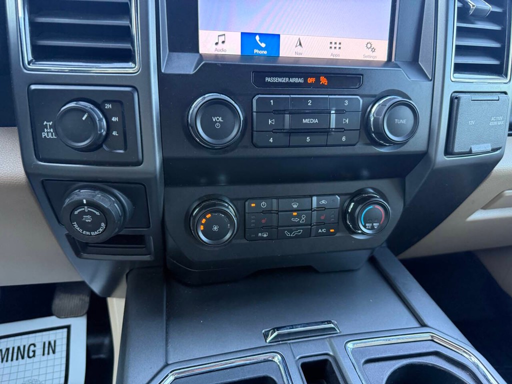 Ford F-150 Vehicle Full-screen Gallery Image 28