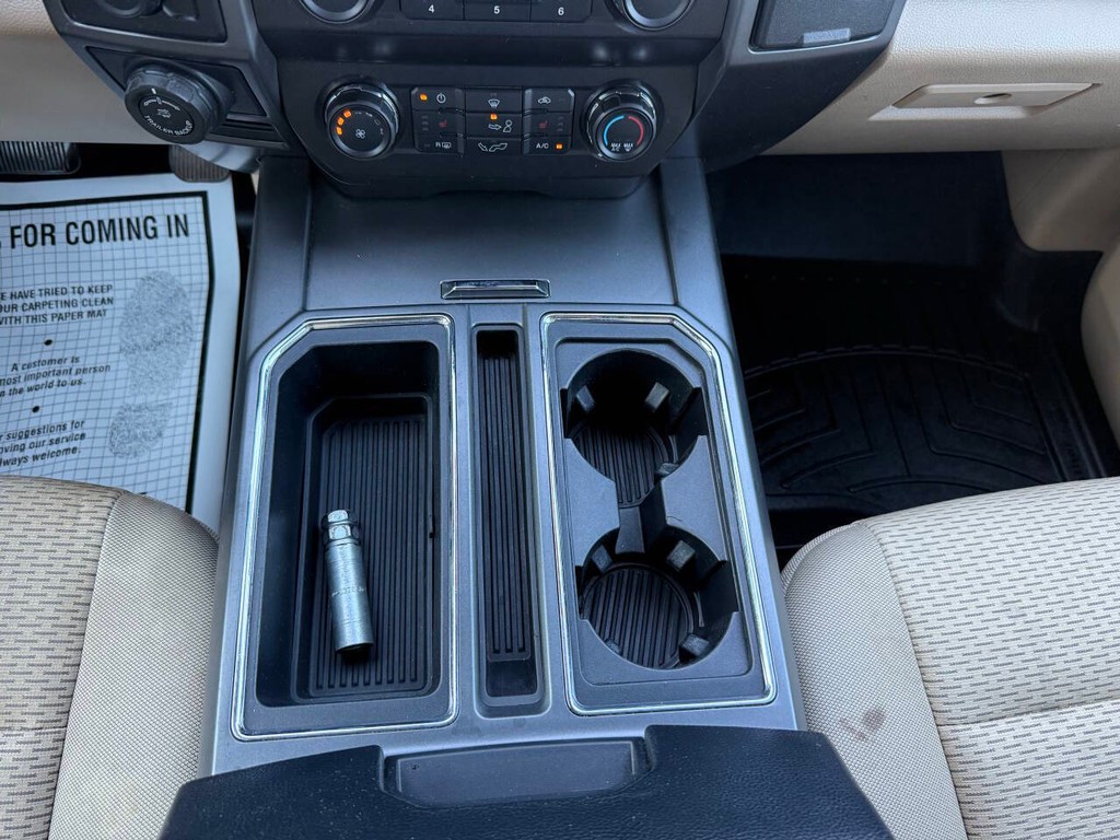 Ford F-150 Vehicle Full-screen Gallery Image 31