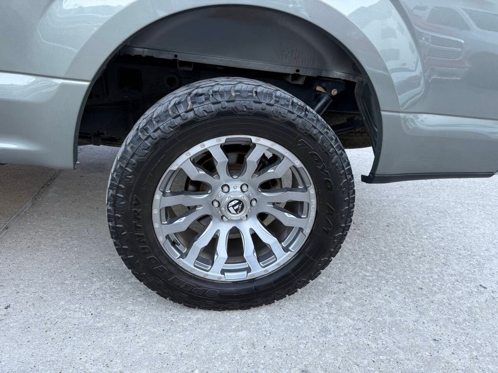 Ford F-150 Vehicle Full-screen Gallery Image 37