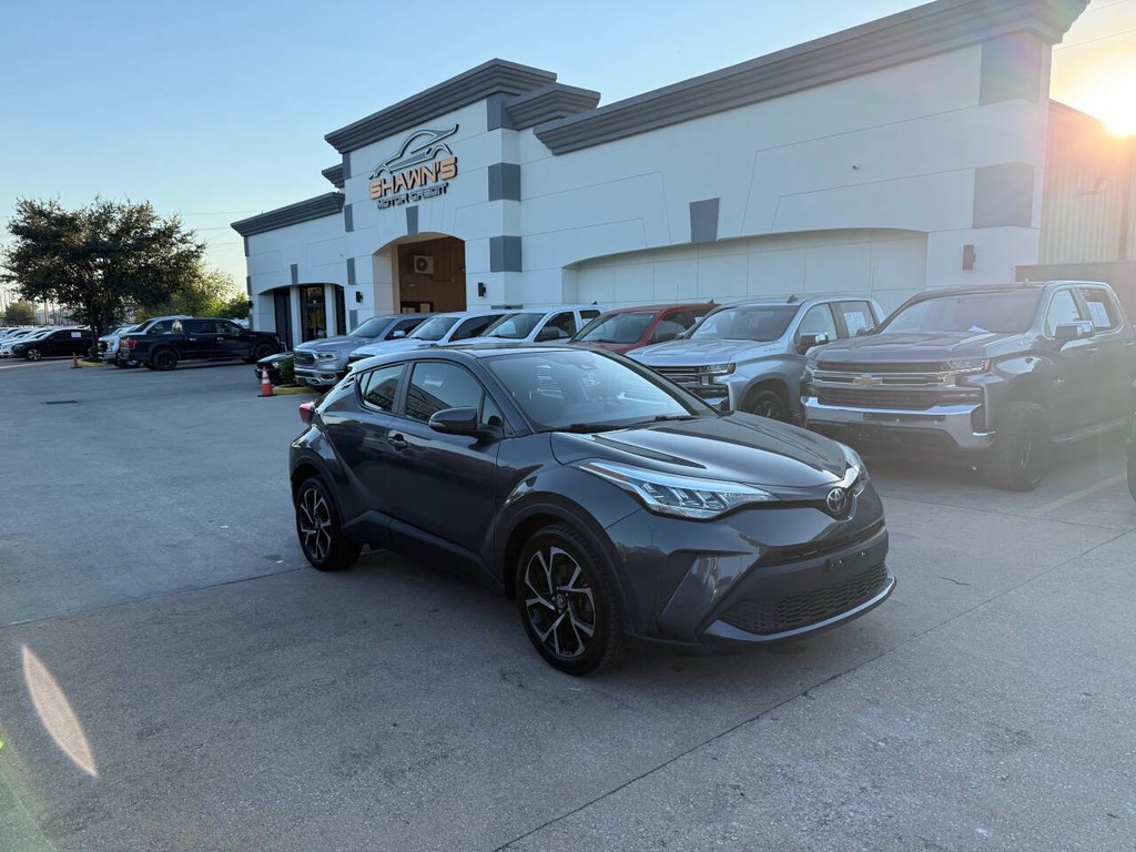 Toyota C-HR Vehicle Full-screen Gallery Image 02