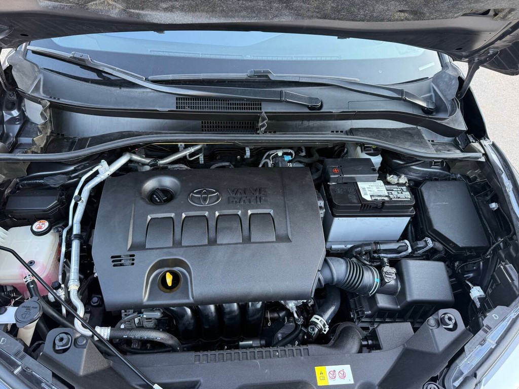 Toyota C-HR Vehicle Full-screen Gallery Image 34