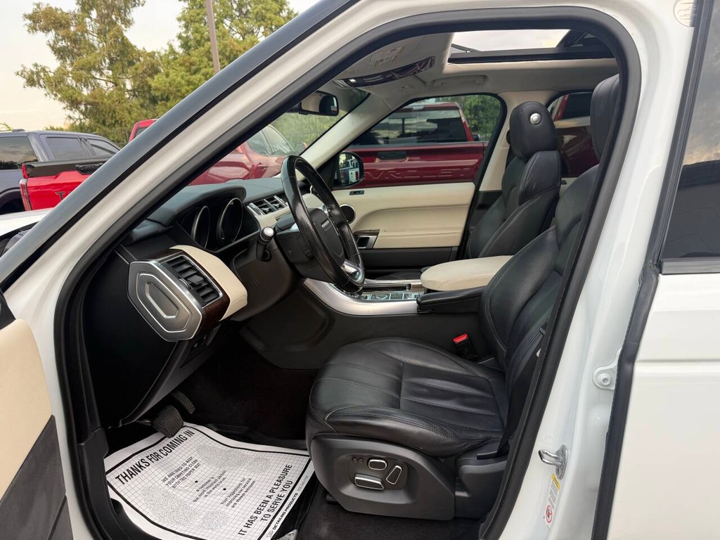 Land Rover Range Rover Sport Vehicle Full-screen Gallery Image 07