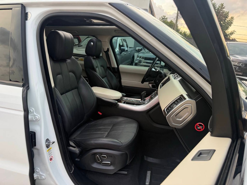 Land Rover Range Rover Sport Vehicle Full-screen Gallery Image 10